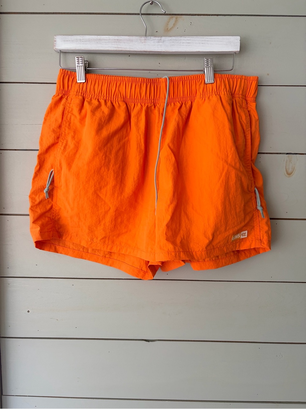 Levi’s Gold Tab Orange Nylon Pull-On Shorts Size Medium